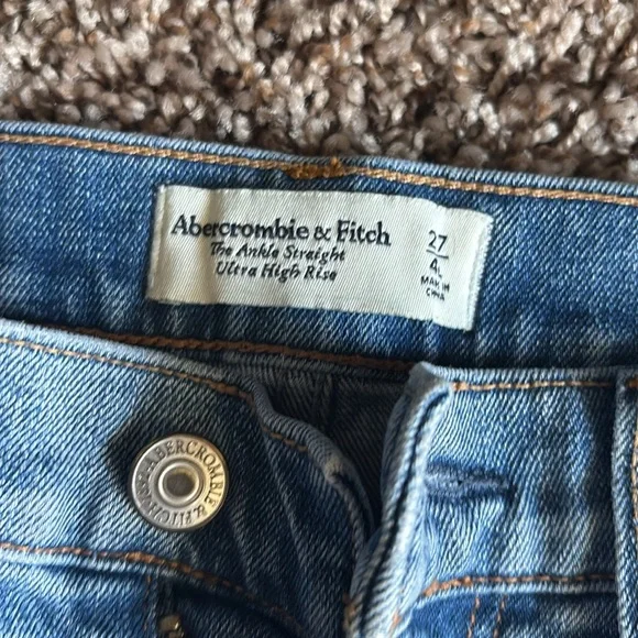 Abercrombie jeans! - Picture 2 of 2
